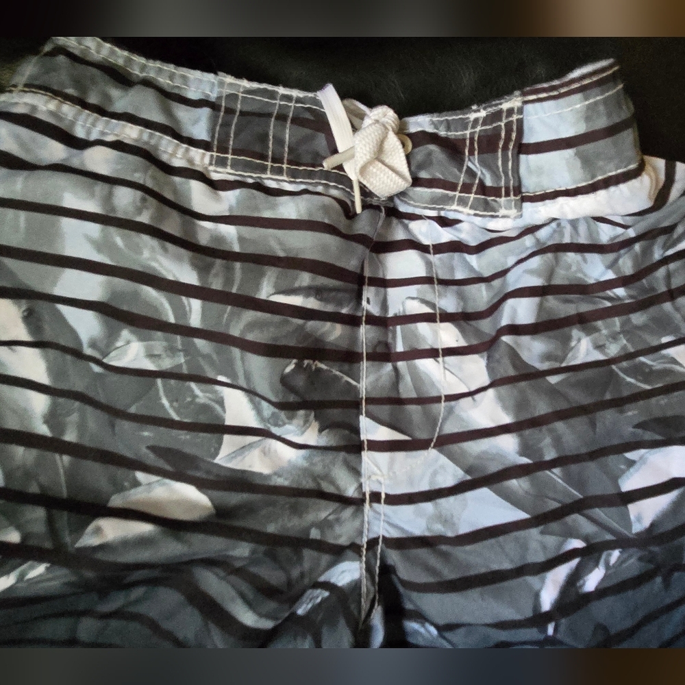 Old Navy Kids Swim Trunks - Black Gray/green Stripes SzM/8 - Picture 3 of 6